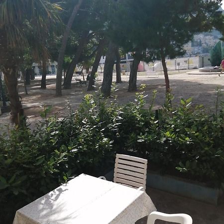 Omis Apartment On The Beach Dış mekan fotoğraf