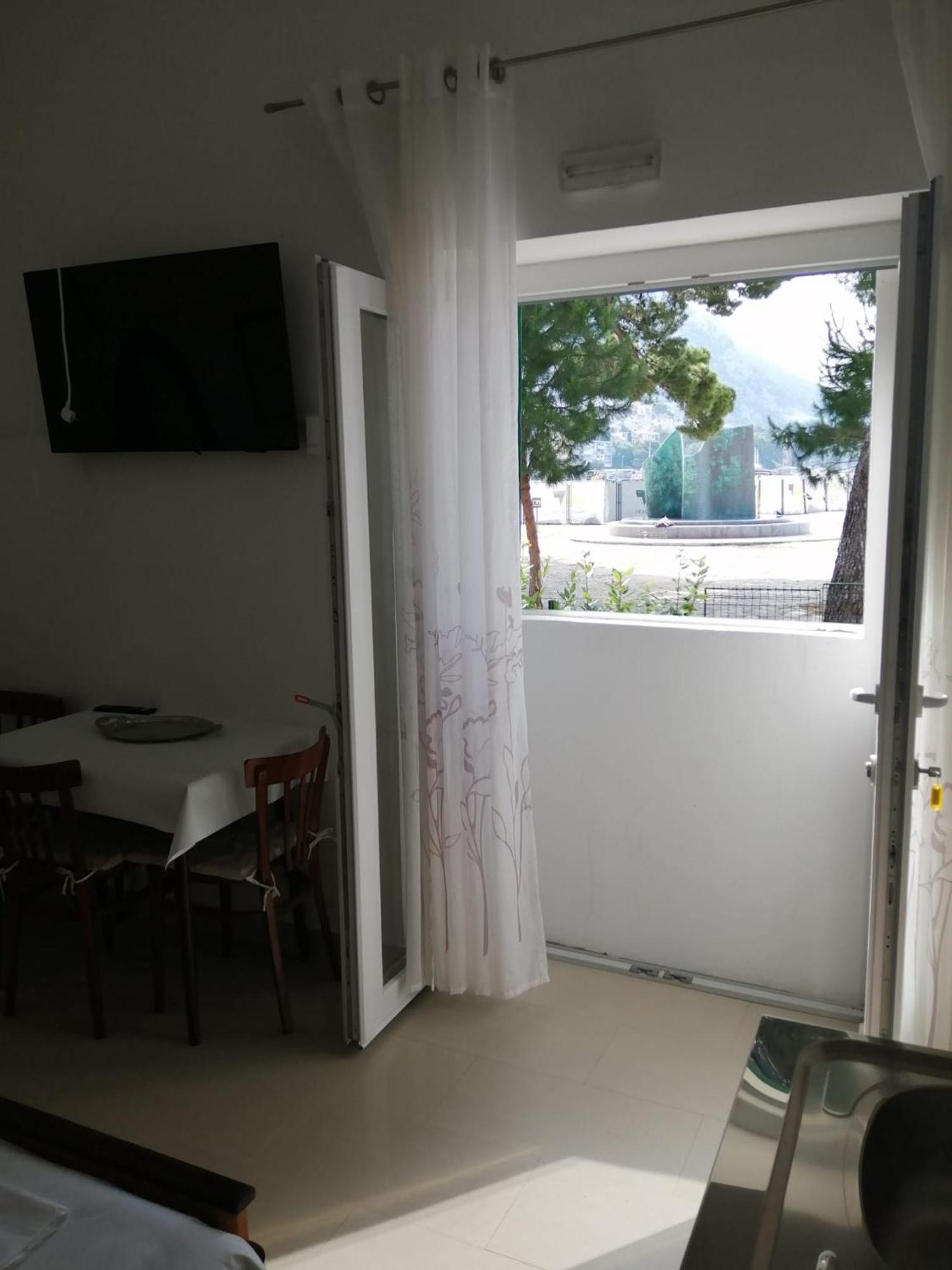 Omis Apartment On The Beach Dış mekan fotoğraf